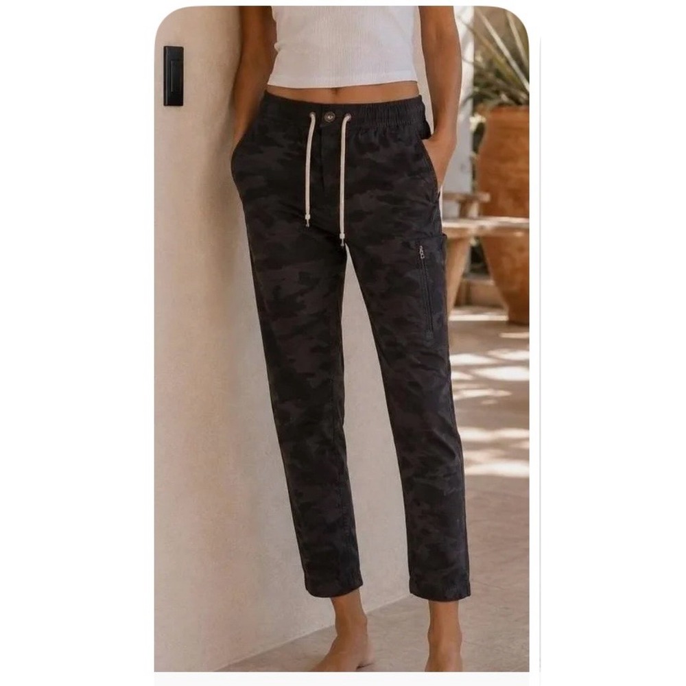 Vuori Ripstop Climber Pant Womens Medium Black Camo Slim Tapered Cargo VW401